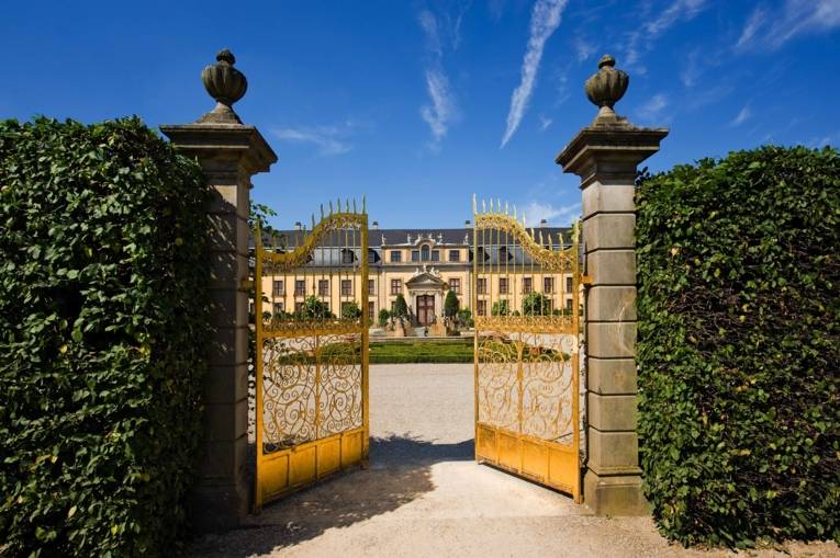 Royal Garden - Golden gate